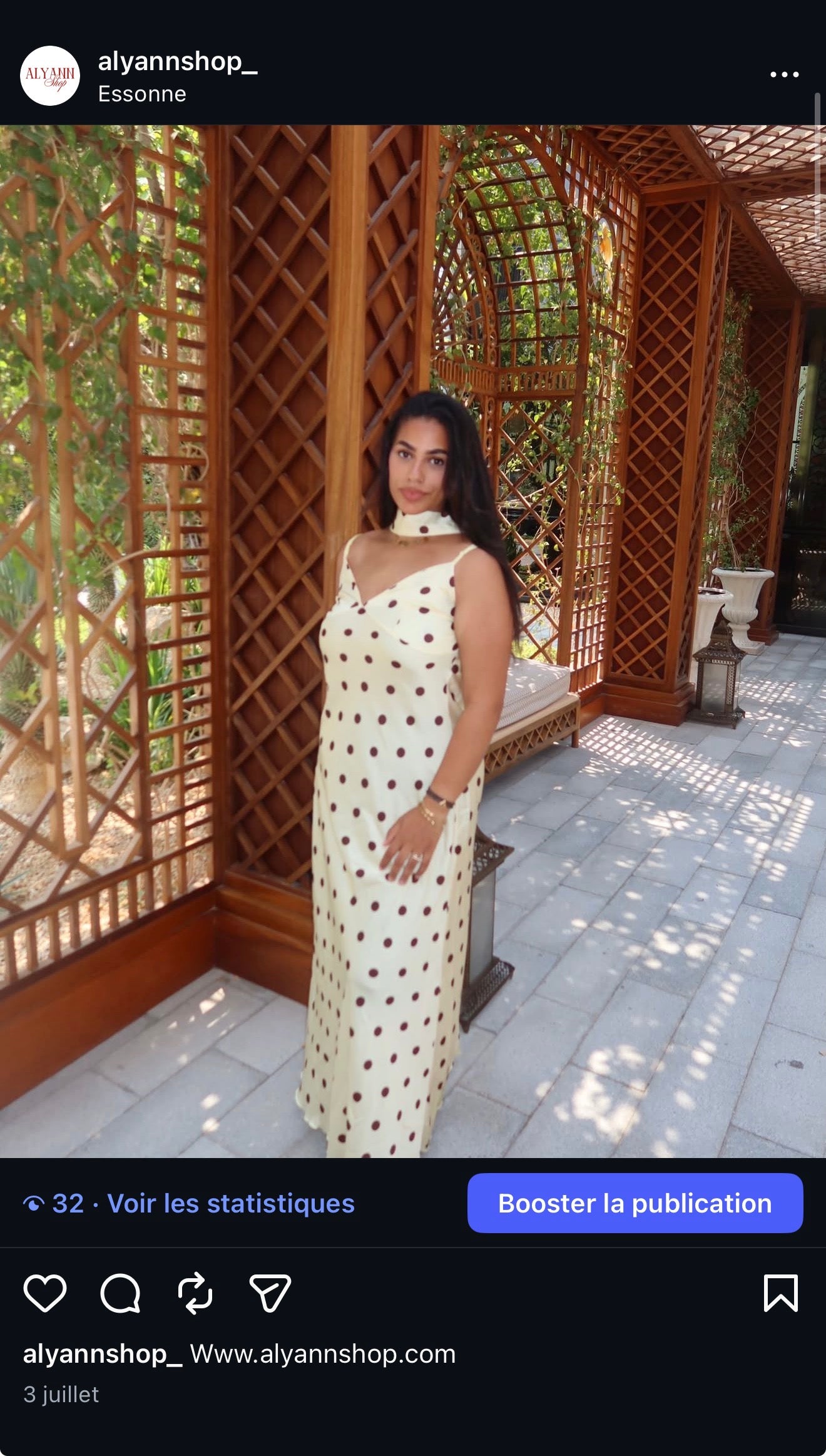 Robe a pois jaune